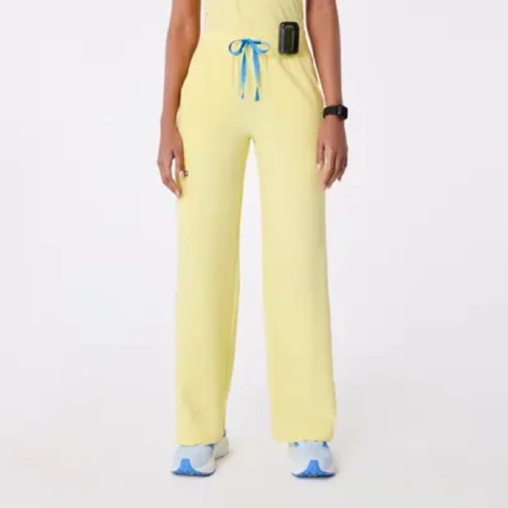 Figs Women's High Waisted Isabel Wide Leg Scrub Pants